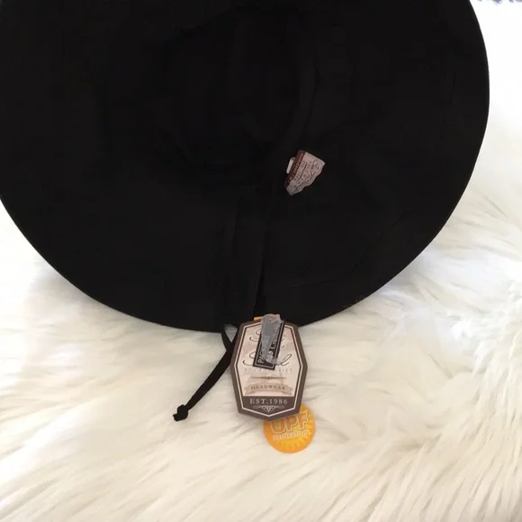 🆕 Sun N Sand Up Brim Black Hat